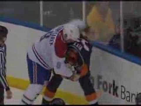 M. Komisarek (MTL) vs. B. Witt (NYI)
