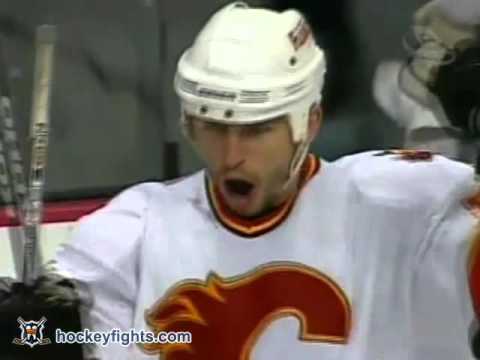 K. Oliwa (CGY) vs. P. Worrell (COL)