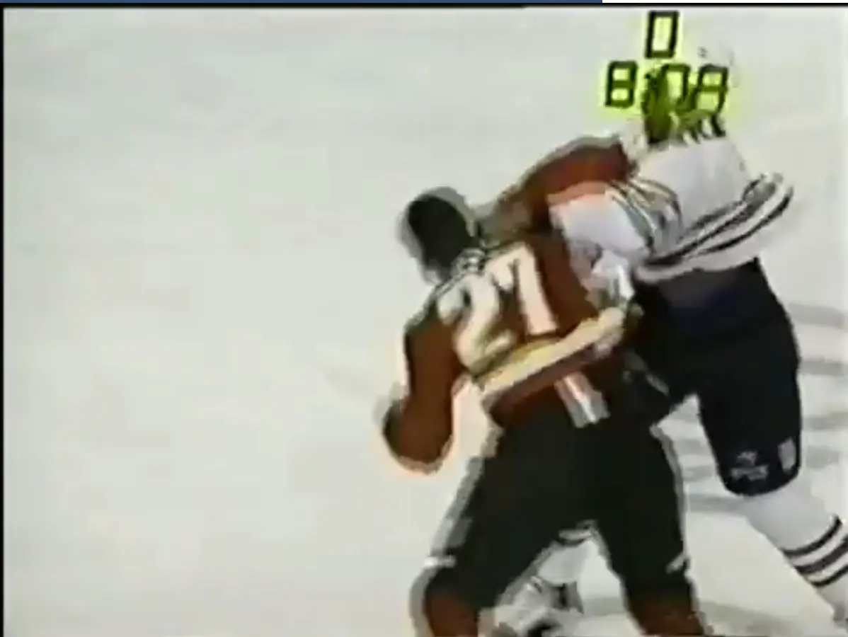 T. Simpson (CGY) vs. G. Laraque (EDM)