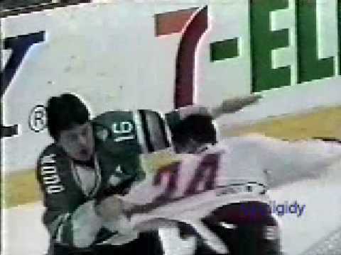 D. Wood (SJS) vs. J. Iginla (CGY)