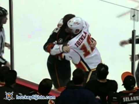 J. Iginla (CGY) vs. F. Beauchemin (ANA)