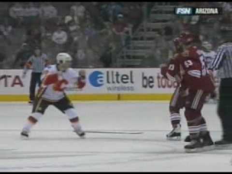 M. Smith (CGY) vs. D. Carcillo (ARI)