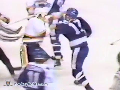 HockeyFightsOTD • 1995 Wendel Clark 🆚 Marty McSorley