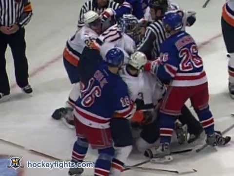 E. Cairns (NYI) vs. D. Purinton (NYR)