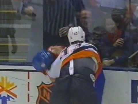 S. Quintal (MTL) vs. E. Cairns (NYI)