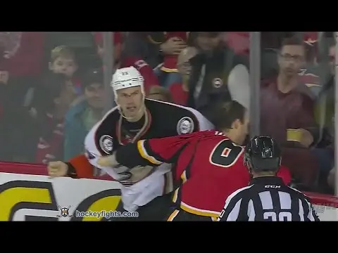 R. Getzlaf (ANA) vs. D. Wideman (CGY)