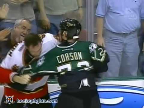 J. Green (CGY) vs. S. Corson (DAL)