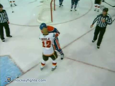 J. Iginla (CGY) vs. L. Smid (EDM)