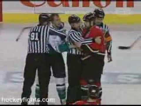 T. Moen (ANA) vs. C. Simon (CGY)
