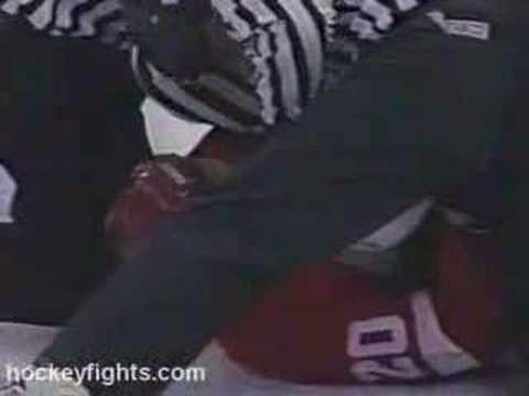 M. Lapointe (DET) vs. T. Yawney (CGY)