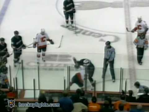 C. Kobasew (CGY) vs. C. Perry (ANA)