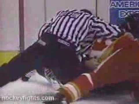 P. Kruse (CGY) vs. R. Blake (LAK)