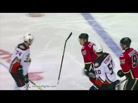 J. Cramarossa (ANA) vs. A. Chiasson (CGY)