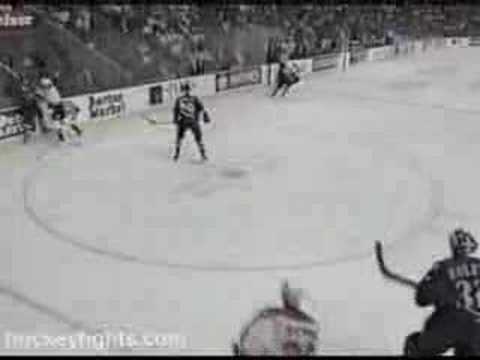 C. Berube (WSH) vs. P. Laus (FLA)