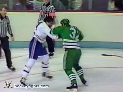 T. Robertson (HFD) vs. J. Kordic (MTL)