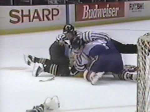U. Samuelsson (PIT) vs. D. Hunter (WSH)