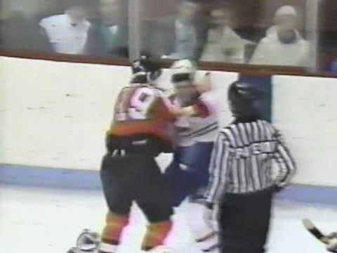 S. Mellanby (PHI) vs. C. Nilan (MTL)