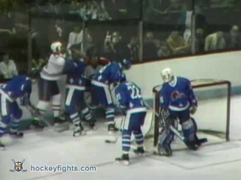 W. Paiement (QUE) vs. M. McPhee (MTL)